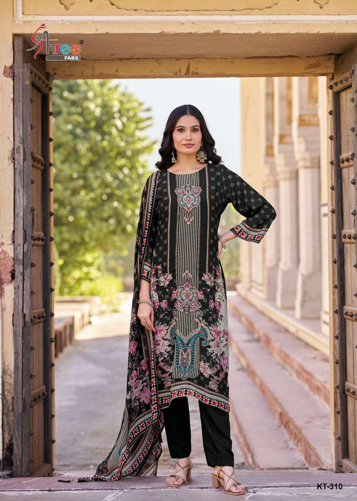 Digital Printed Pakistani Muslin Suit (KT-310)